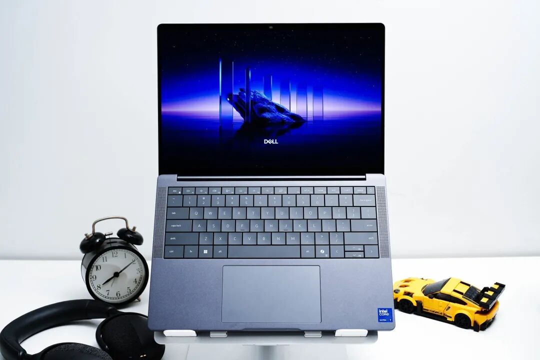 双层OLED触控屏观感惊艳！上手体验戴尔Pro 14 Premium