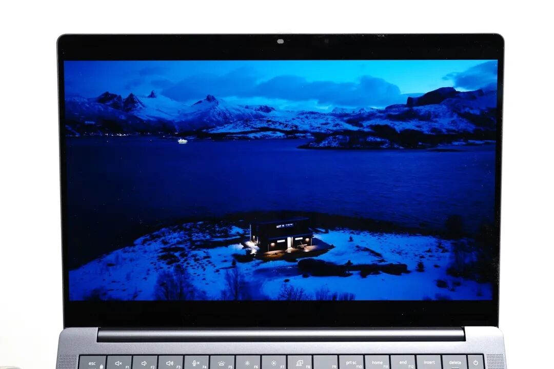 双层OLED触控屏观感惊艳！上手体验戴尔Pro 14 Premium